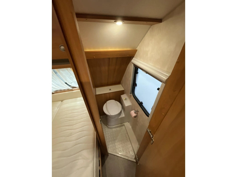 Kip Isa White 41 TDB VOORTENT-MOVER-LUIFEL  foto: 12