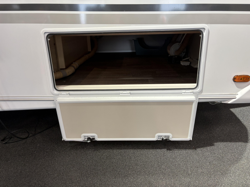 Weinsberg CaraOne Edition HOT 480 QDK stapelbed / dwarsbed  foto: 6