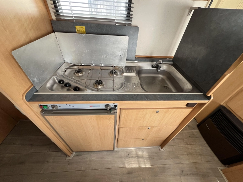 Adria Unica 432 PX voortent en luifel  foto: 7