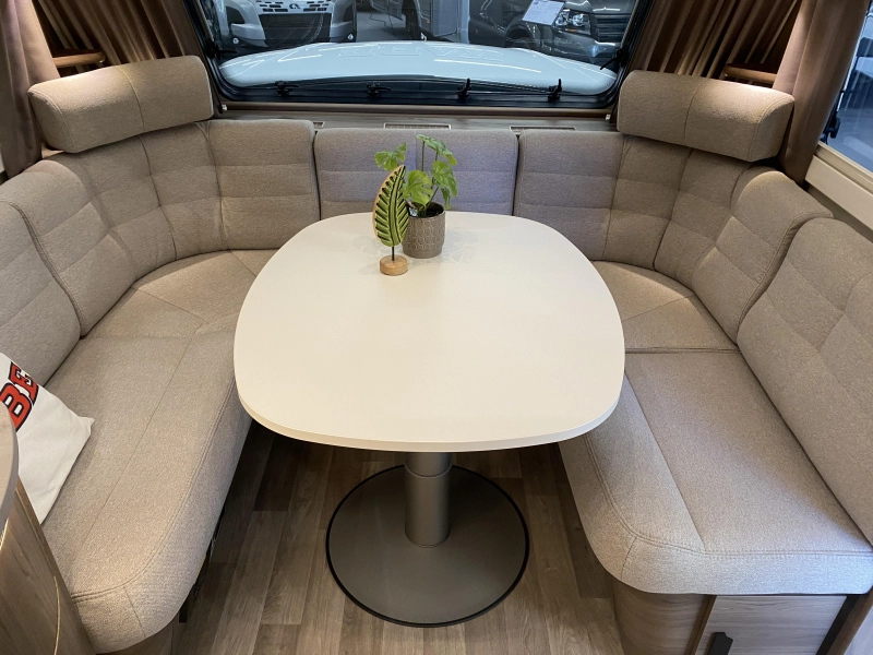 Kabe Royal 560 GLE Model 2027  foto: 8