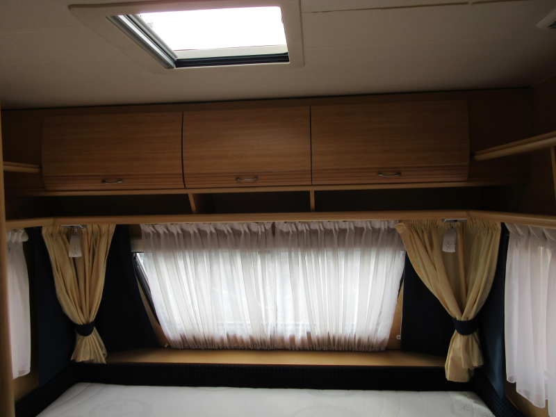 Dethleffs Camper 440 DB DWARSBED EN VASTE LUIFEL  foto: 6