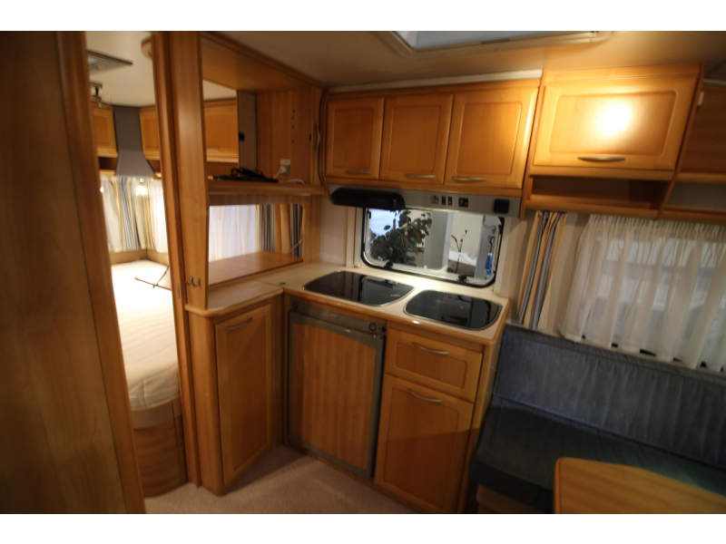 Knaus Azur 450 TF Mover, Voortent, Fietsenr  foto: 7