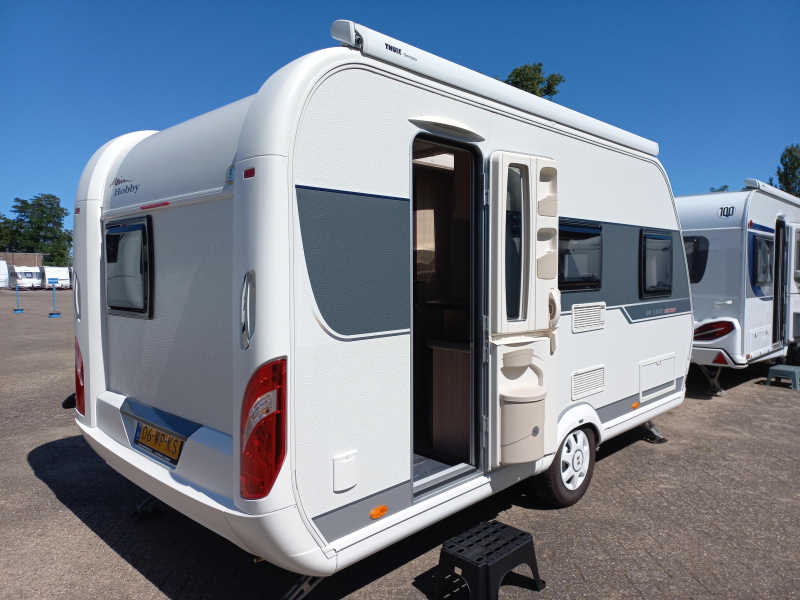 Hobby De Luxe Edition 440 SF voortent-cassette-mover  foto: 1