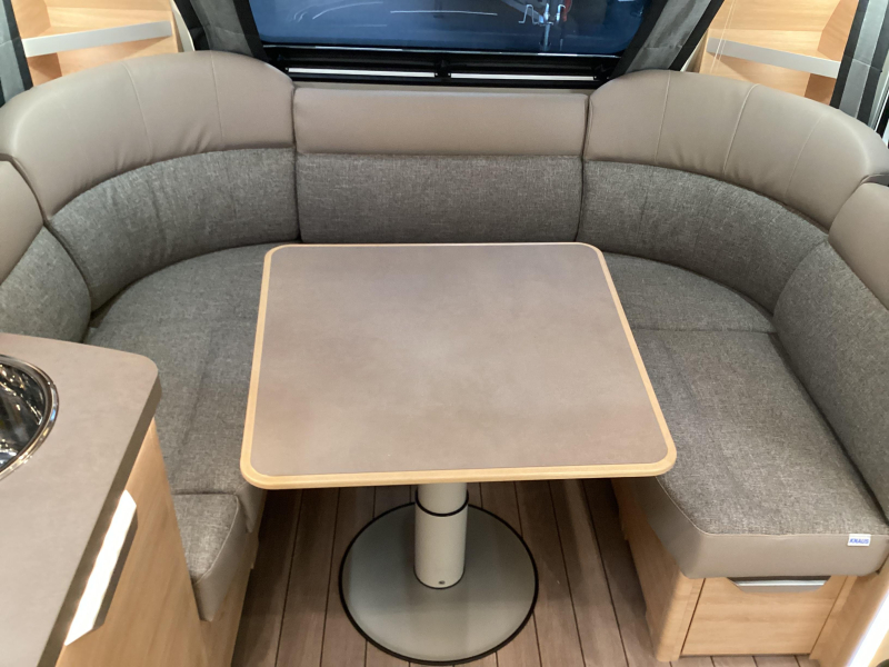 Knaus Sudwind Black Selection 540 UE modeljaar 2026  foto: 2