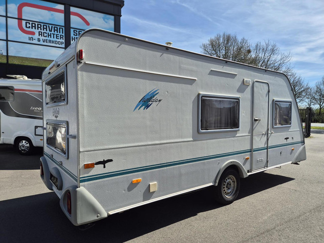 Eifelland 550TKM Stapelbed + treinzit + voortent. 5 pers.