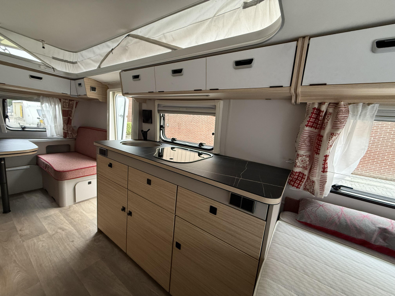 Eriba Touring 630 BOMVOL MET OPTIES  foto: 8