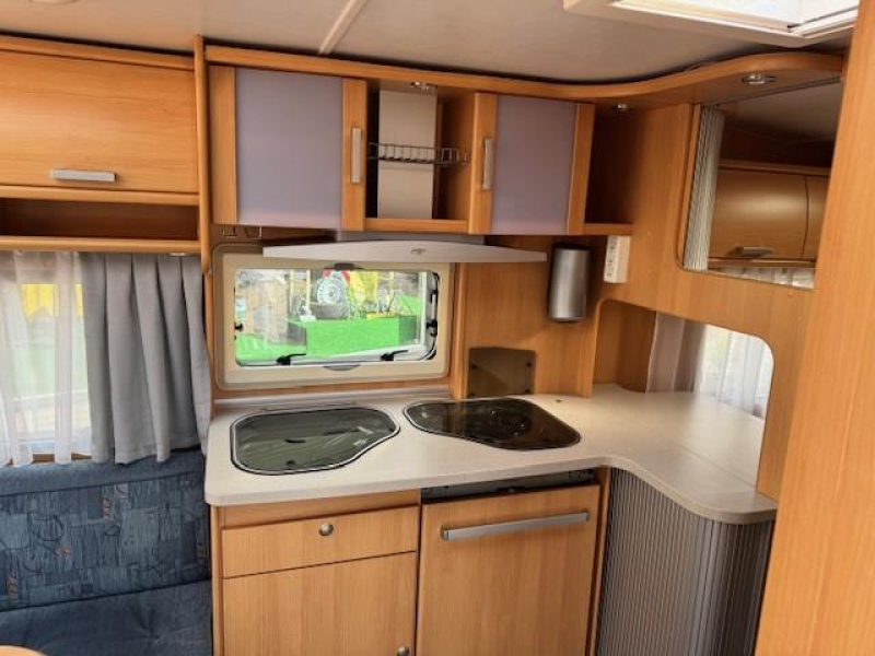 TEC Travel King 460 TDF Mover, Voortent fransbed  foto: 15