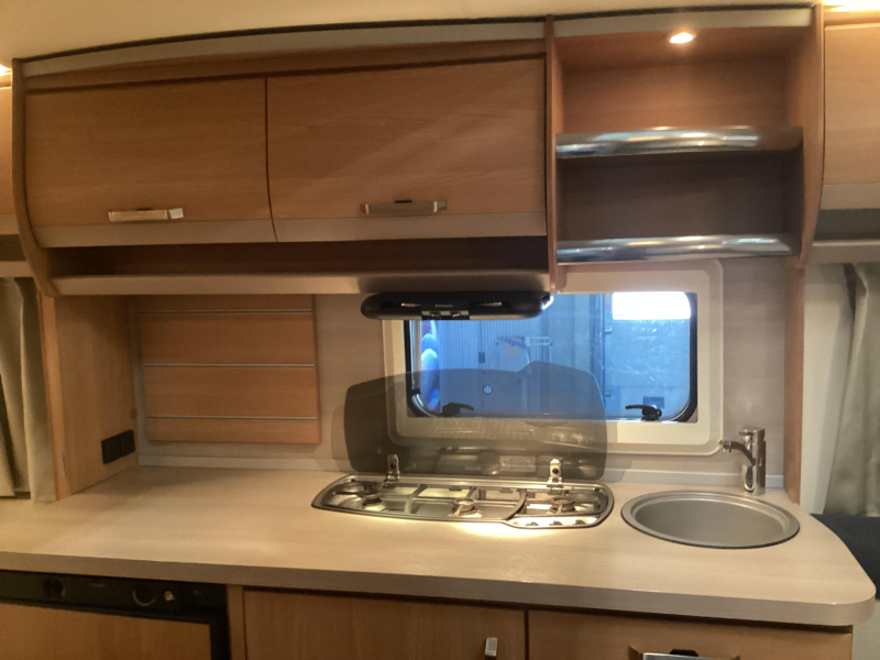 Knaus Sport 500 UF omnistor luifel  foto: 9