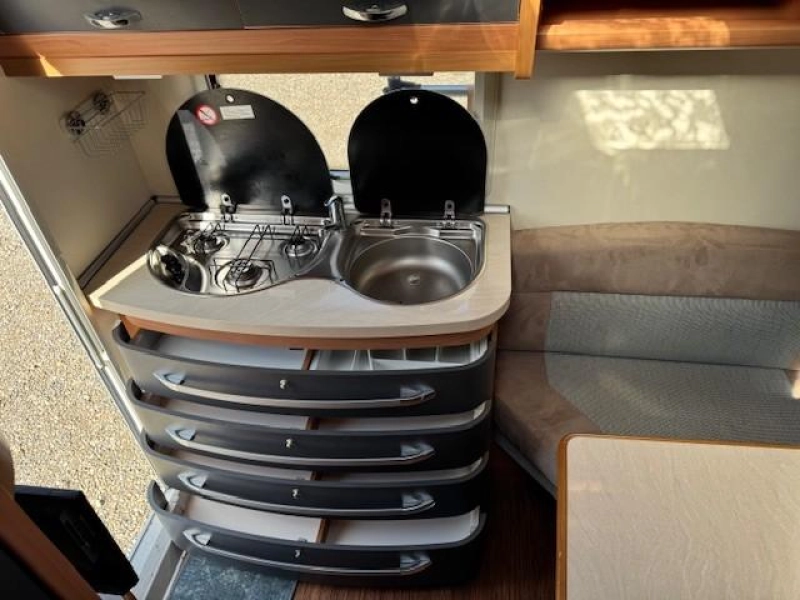 Hobby De Luxe 400 SFE incl. air voortent  foto: 14