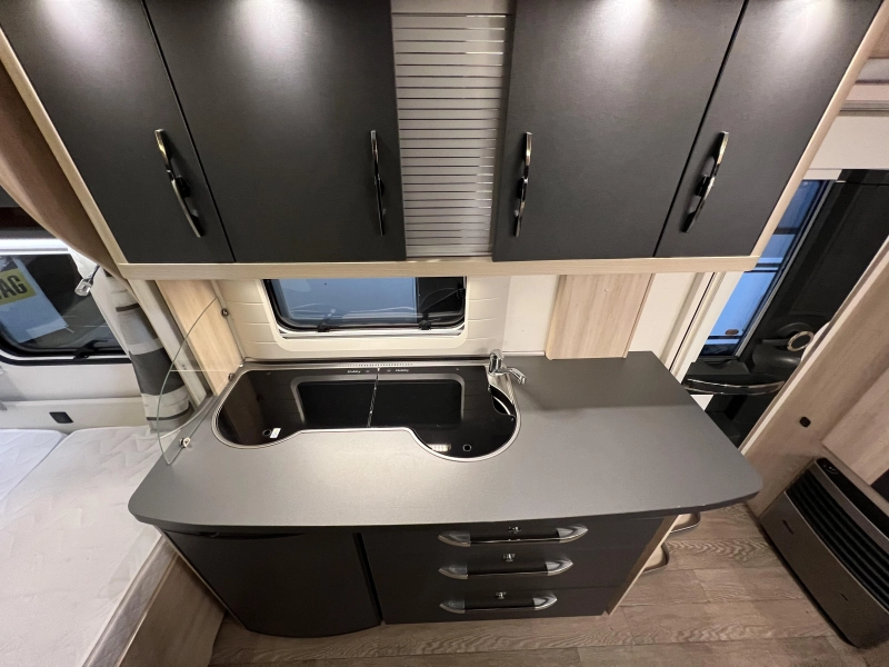 Hobby De Luxe Edition 440 SF  foto: 6