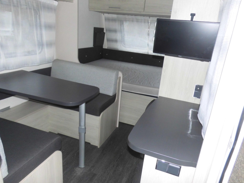 Caravelair Antares 400 Cassetteluifel.  foto: 8