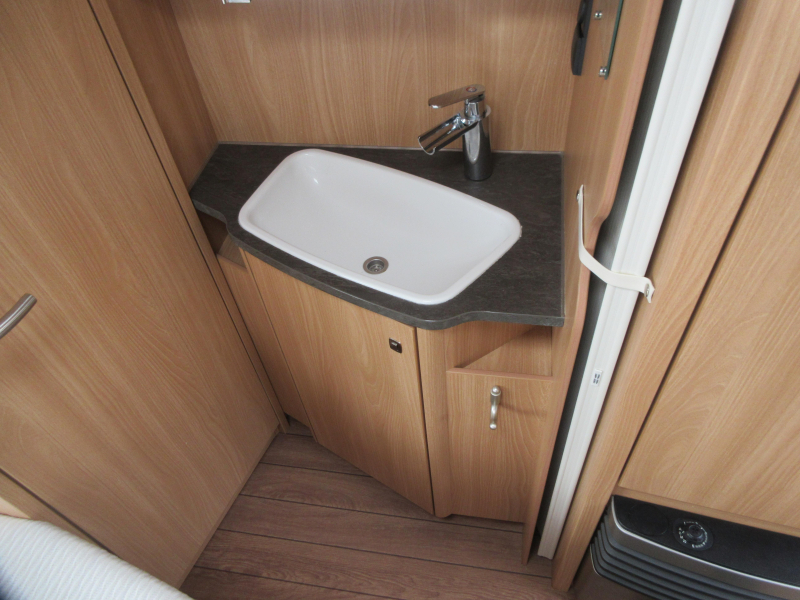 Knaus Sudwind 450 FU NETJES EN MET MOVER  foto: 13