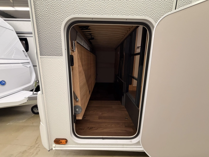 Knaus Sport 500 QDK 1800KG + Stappelbed 