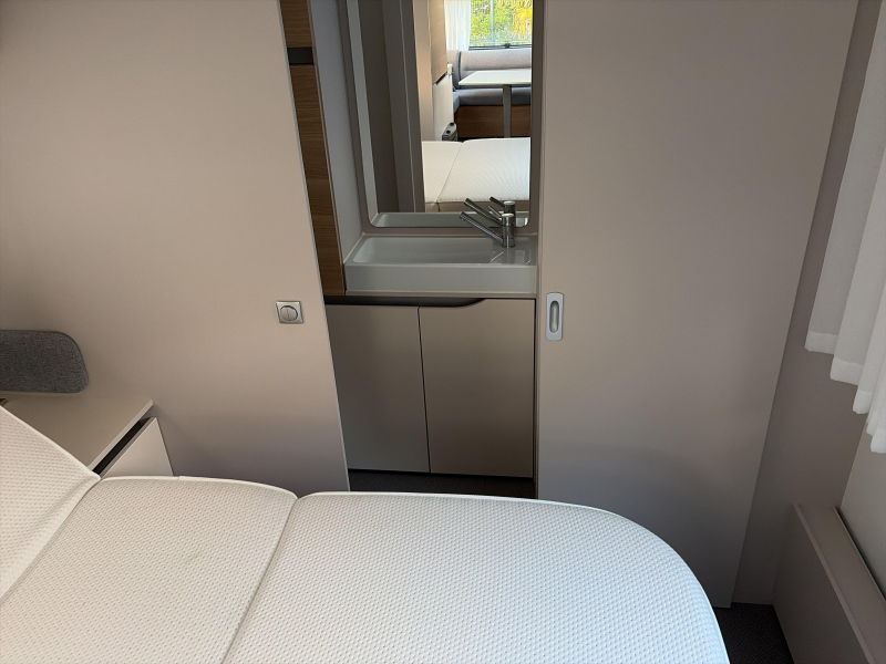 Adria Adora 613 UL Mover/Airco/Vloerverw.  foto: 5