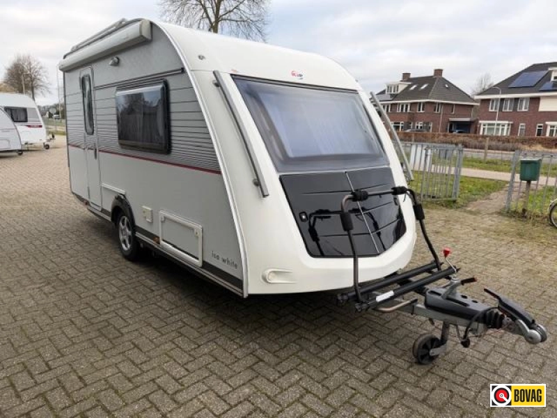 Kip Isa White 41 TCB Met mover en Luifel  hoofdfoto: 1