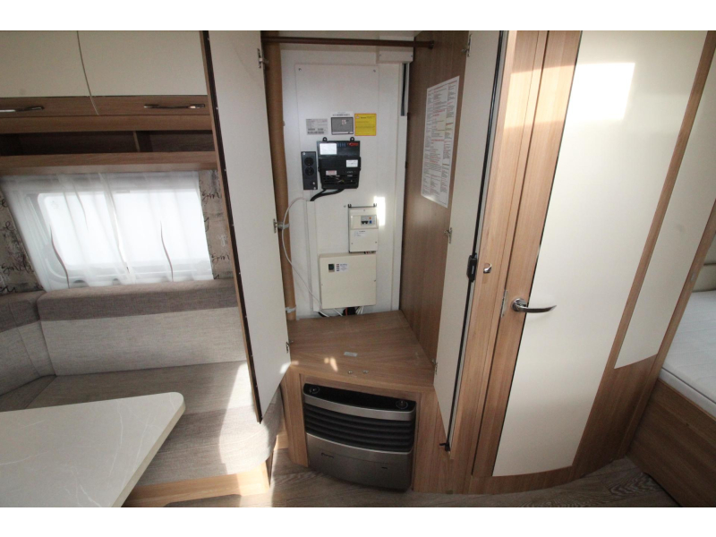 Hobby De Luxe 455 UF Thule 6300 Ultraheat  foto: 16
