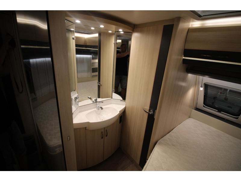 Hobby De Luxe Edition 460 UFE Topstaat, Hoge Koelkast  foto: 15