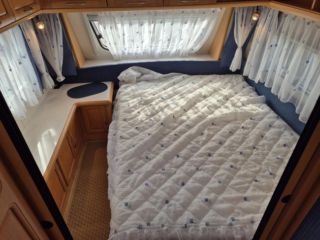 Hobby PRESTIGE 560 Kingsize Bed + Voortent Nw type 2e eig. foto: 16
