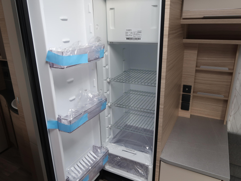 Fendt Bianco Activ 495 SFE MET MIDDEN-DWARS KEUKEN !  foto: 17