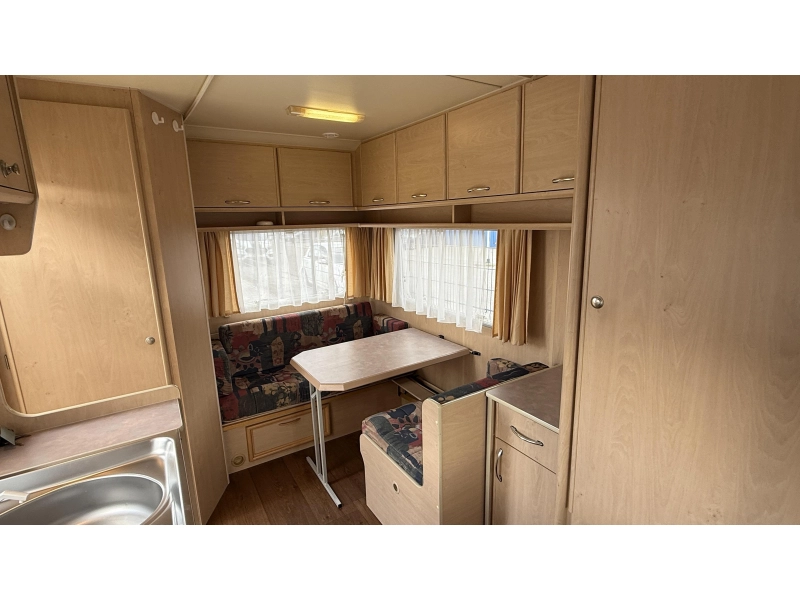Beyerland Sprinter 430 TM 2x zitgroep vast toilet 