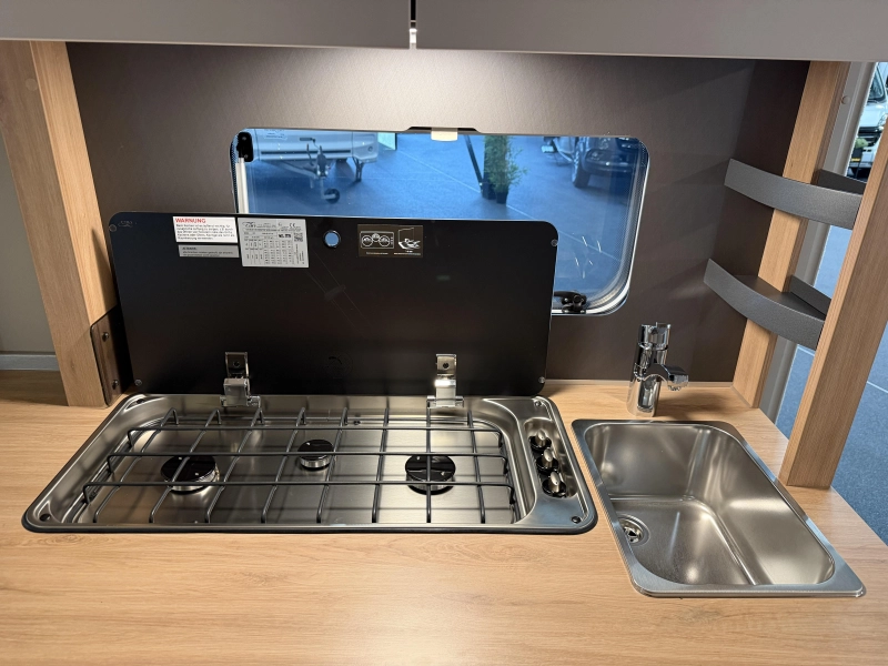 Knaus Sport 460 EU enkele bedden / dinette  foto: 17