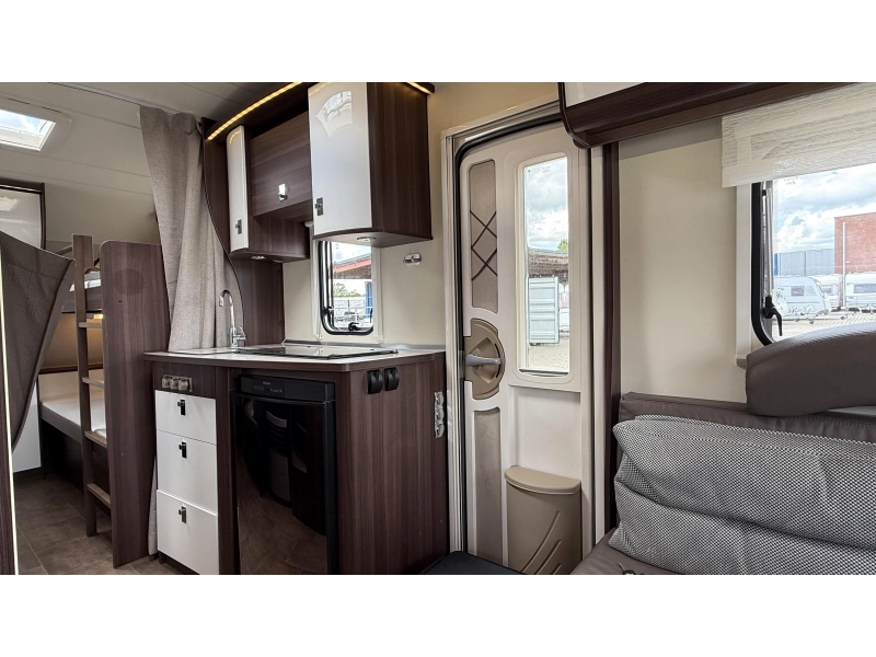 Bürstner Averso Plus 510 TK kinderkamer rondzit  foto: 6