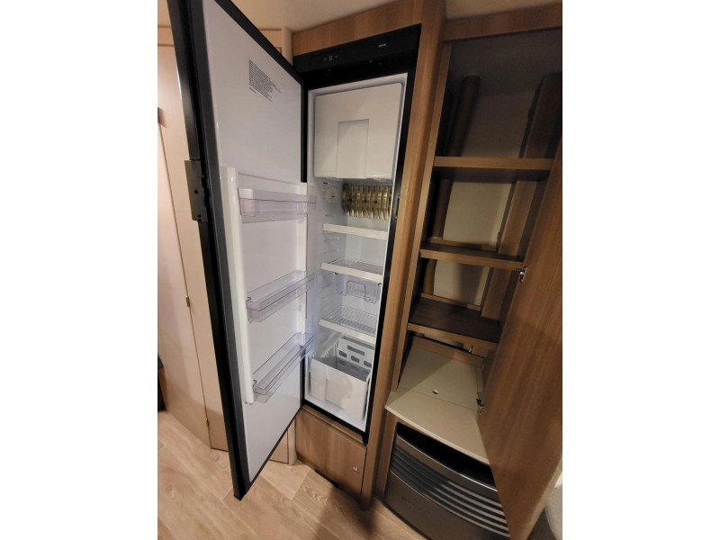 Dethleffs C'Joy 410 LK inclusief Dorema voortent  foto: 12