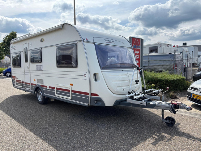 HOME-CAR 526h Racer 470 UE | 2 Enkele bedden | Volautomatische mover | Fietsendrager | Zakluifel | 3-Pits gasfornuis hoofdfoto: 1