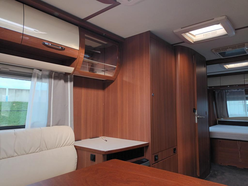 LMC Exquisite 595 VIP 