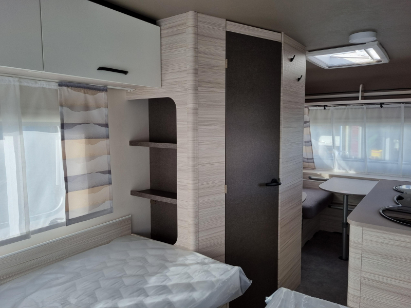 Dethleffs C'Joy 460 LE Active - Enkele bedden!  foto: 14