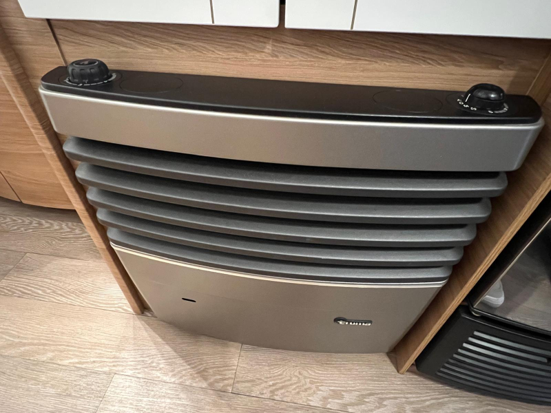 Hobby De Luxe 400 SFE mover, luifel, fietsenrek  foto: 21