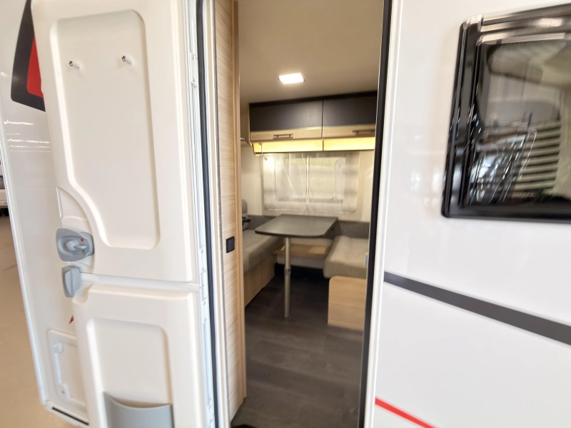 Sterckeman Easy Comfort 390 CP +mover+hordeur+1200kg 