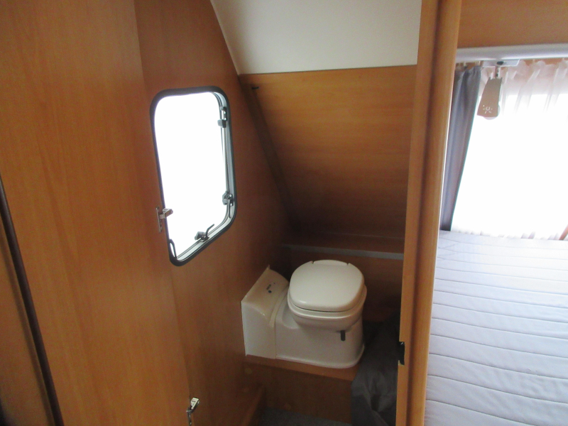 Dethleffs Travel Sleeper 468 Slechts 960kg met mover!!  foto: 12