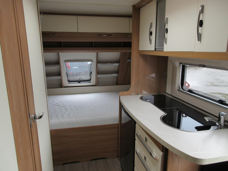 Hobby De Luxe 455 UF ZEER NETJES EN MET MOVER  foto: 2