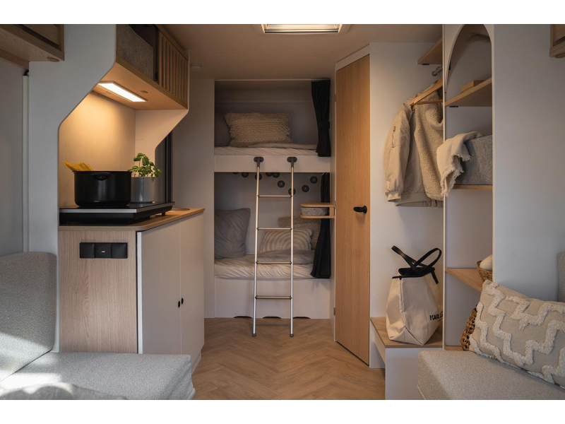 LMC E:dero 470K model 2027, stapelbed 