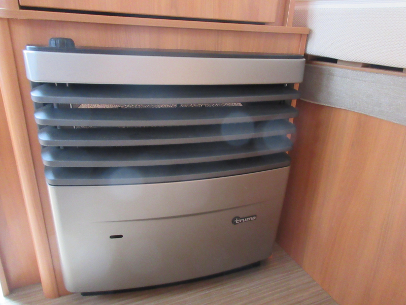 Eriba Touring 310 ZEER COMPACT, MET HEFDAK  foto: 14