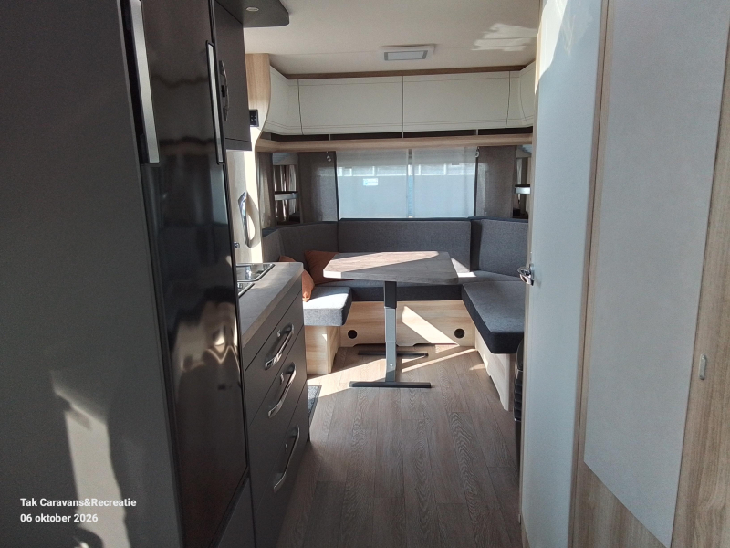 Hobby De Luxe 495 UL model 2027 aparte bedden  foto: 7