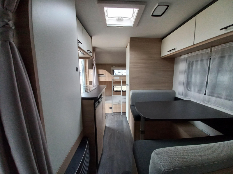 Caravelair Alba Family 466 voortent-uitbouw-mover  foto: 6