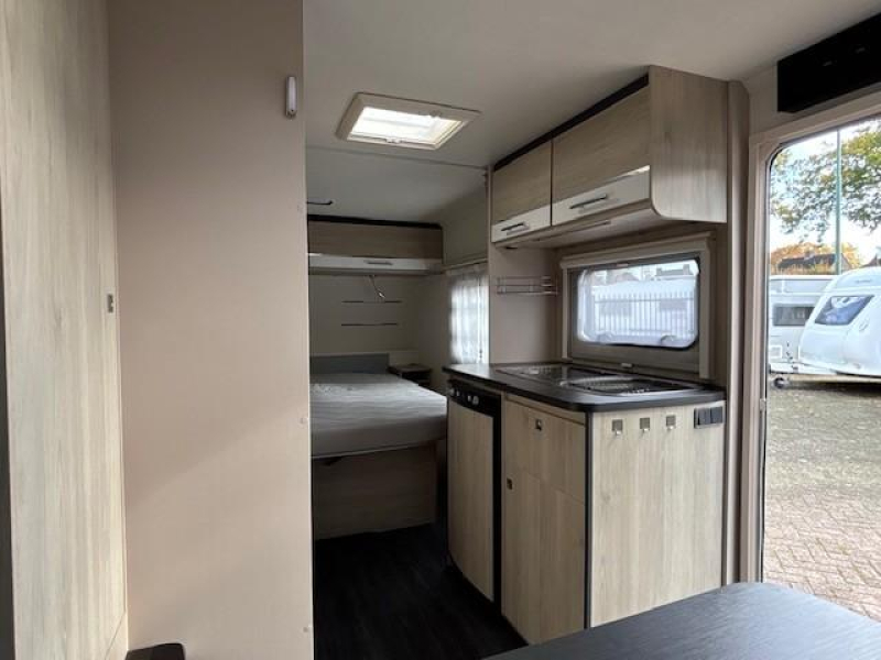 Caravelair Antares Style 470 mover, luifel, fietsenrek  foto: 9