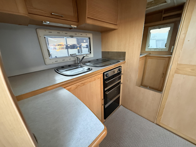 Elddis Odyssey 432 Enkele bedden, Mover Tent  foto: 3