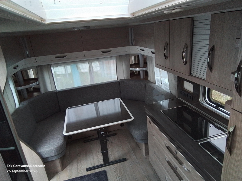 Hobby Prestige 560 UL Aparte bedden+rondzit  foto: 9