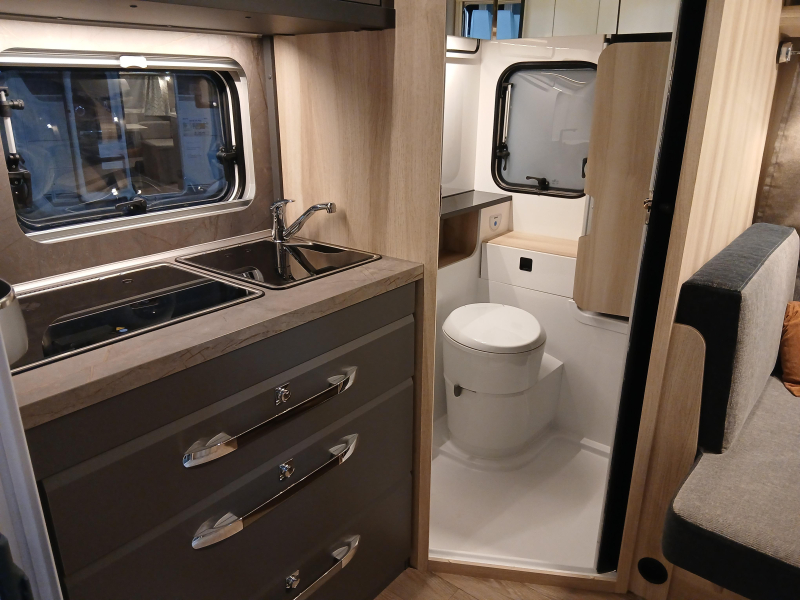 Hobby De Luxe 460 SFF 