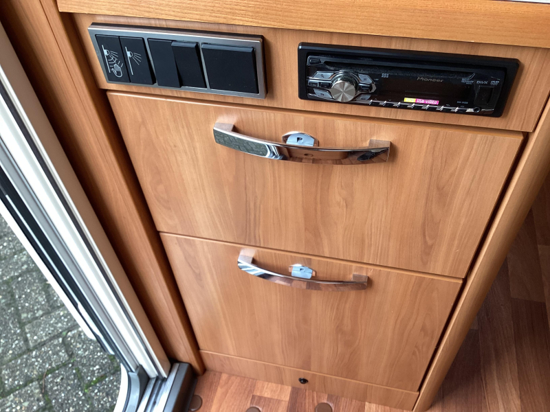 Eriba Nova Luxus Line 465 Mover/ cassete luifel  foto: 19