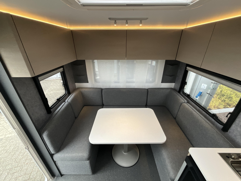 Adria Altea 472 PU THULE-MOVER-VLOERVERW 