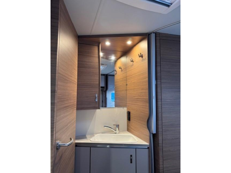 Knaus Sport 450 FU fransbed zakluifel  foto: 10