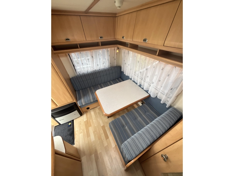 Hobby De luxe Easy 440 VOORTENT-MOVER 
