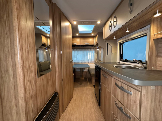 Eriba Nova Light 442 Crystal Silver foto: 23