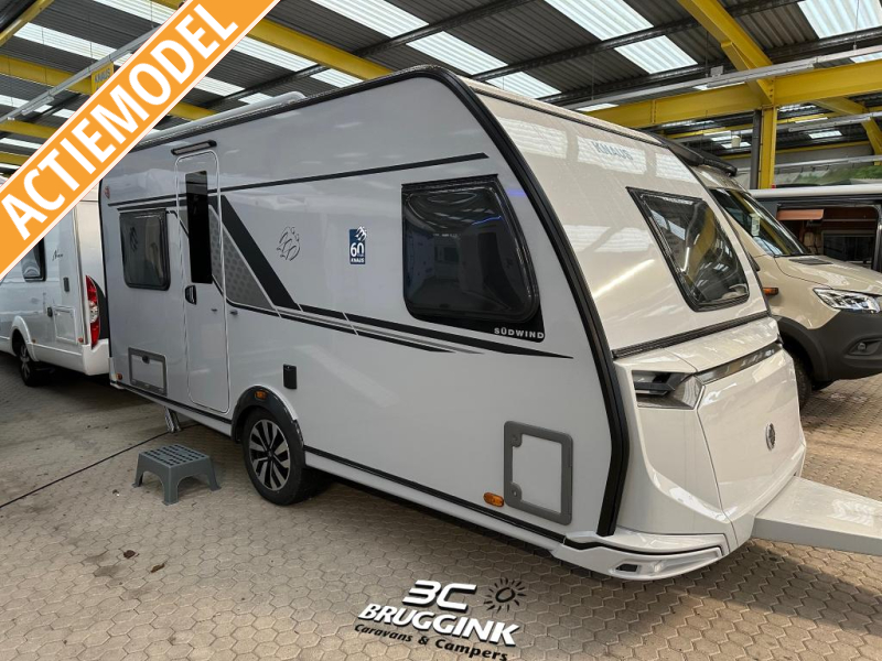 Knaus Sudwind 60 Years 450 FU FRANS BED EN RONDZIT  foto: 0