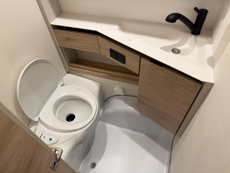 Dethleffs Camper 460 EL 2 BEDDEN ZIT EX VERHUUR  foto: 9