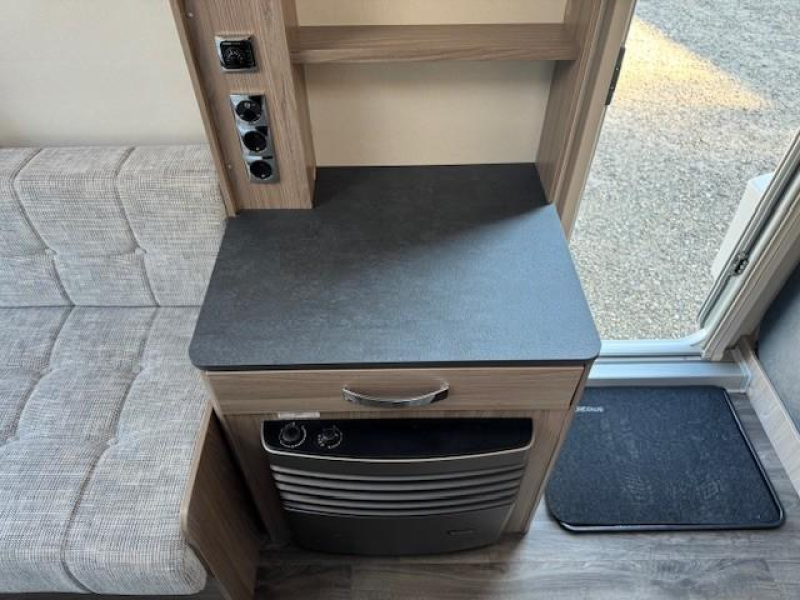 Sprite Mondial 420 SE aanbieding enkele bedden  foto: 17